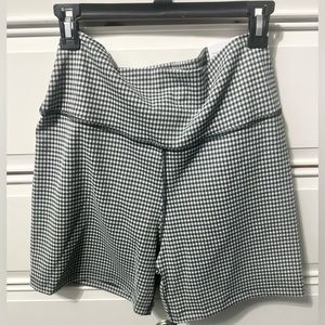 NIKE Yoga High Rise Biker Shorts